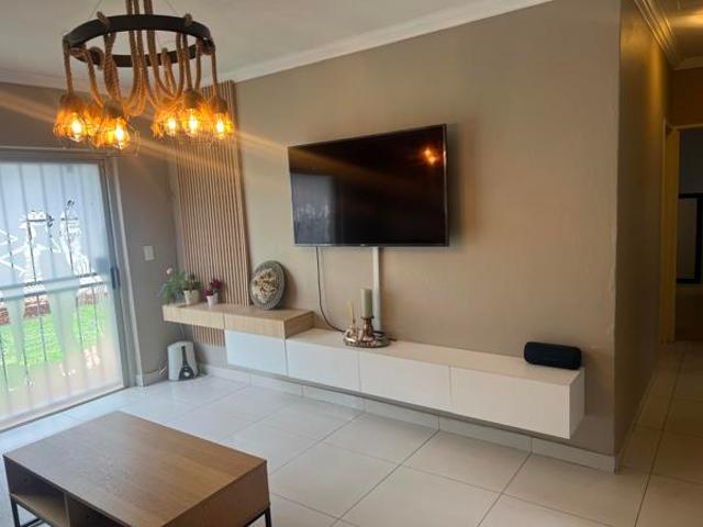 3 Bedroom Townhouse in Heuwelsig Estate