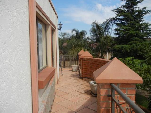 3 Bedroom Townhouse in Highveld Park