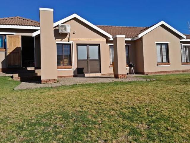 3 Bedroom Townhouse in Hillside