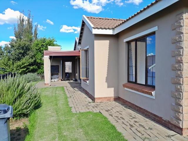 3 Bedroom Townhouse in Hillside