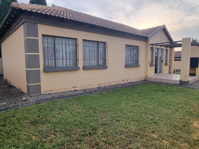 3 Bedroom Townhouse in Hoeveld Park