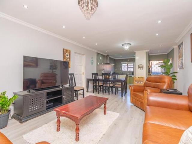 3 Bedroom Townhouse in Homes Haven