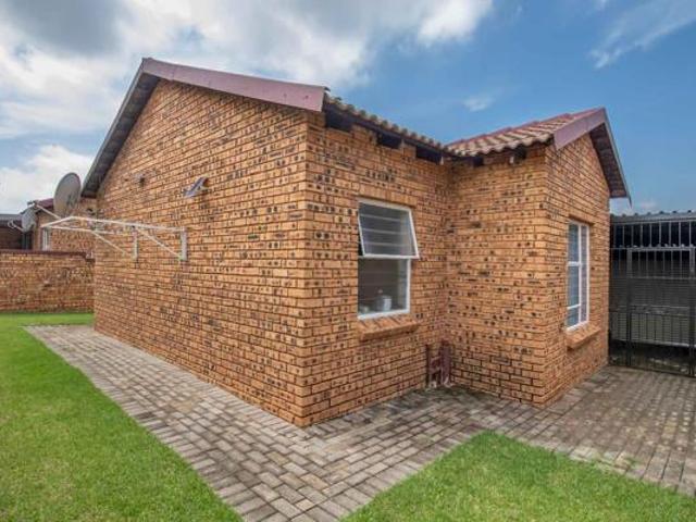 3 Bedroom Townhouse in Honey Park