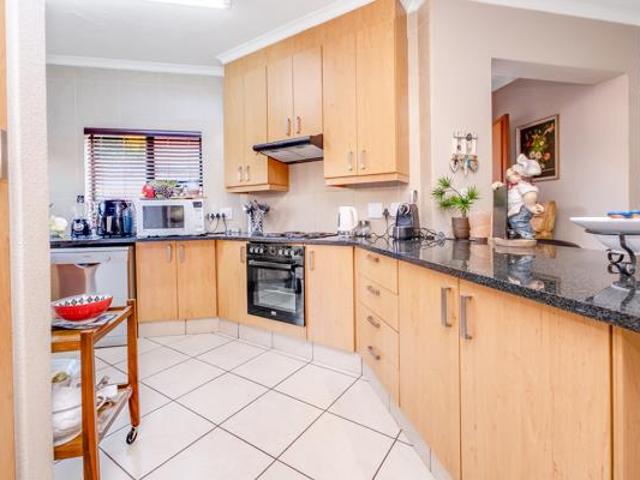3 Bedroom Townhouse in Honeydew Manor