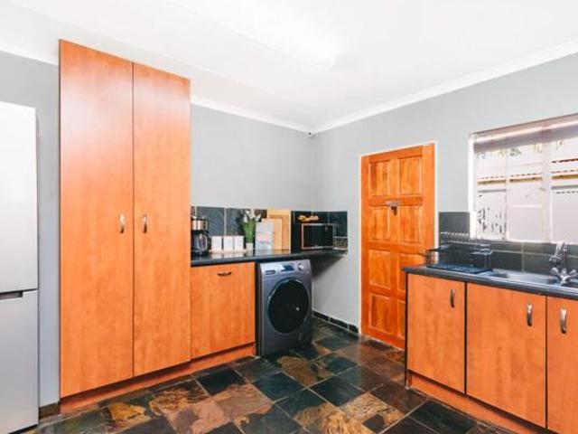 3 Bedroom Townhouse in Honeydew Manor