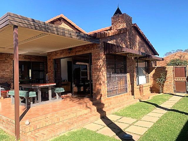 3 Bedroom Townhouse in Honeydew Manor