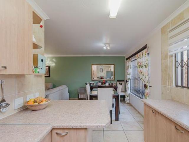 3 Bedroom Townhouse in Honeydew Manor