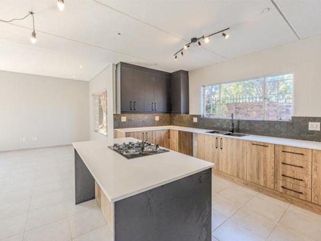 3 Bedroom Townhouse in Honeydew Ridge