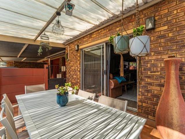 3 Bedroom Townhouse in Honeydew Ridge