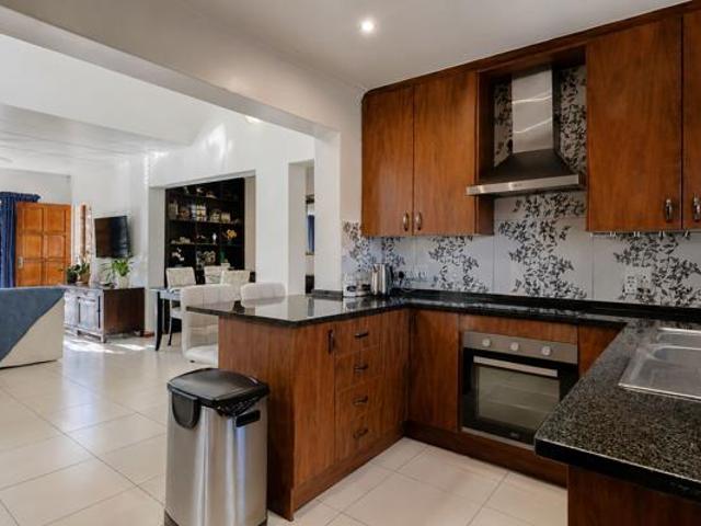 3 Bedroom Townhouse in Honeydew Ridge