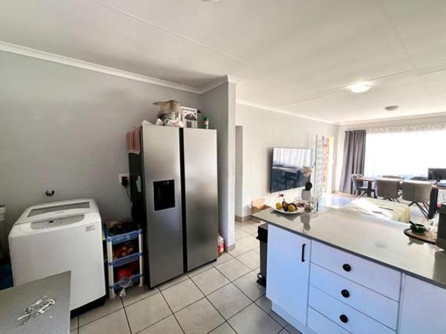 3 Bedroom Townhouse in Honeydew Ridge