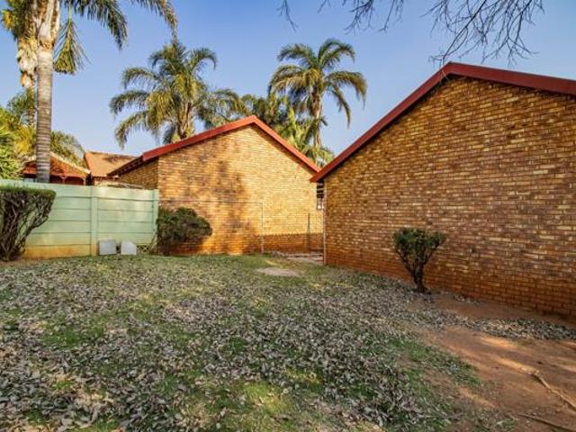 3 Bedroom Townhouse in Honeydew Ridge