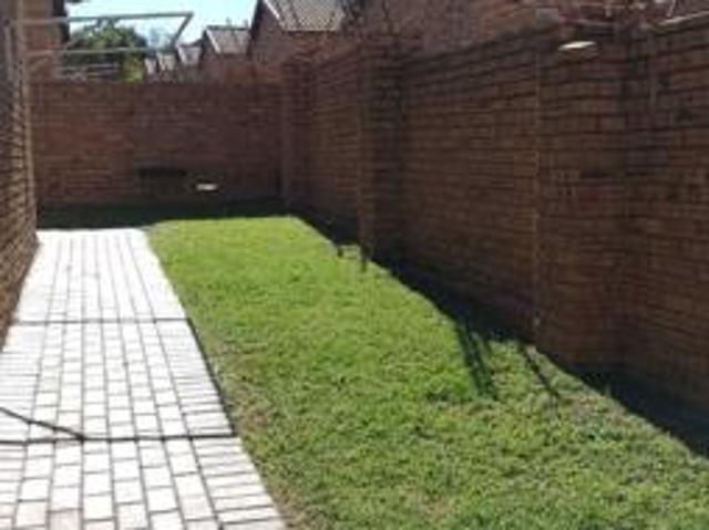3 Bedroom Townhouse in Honeydew Ridge