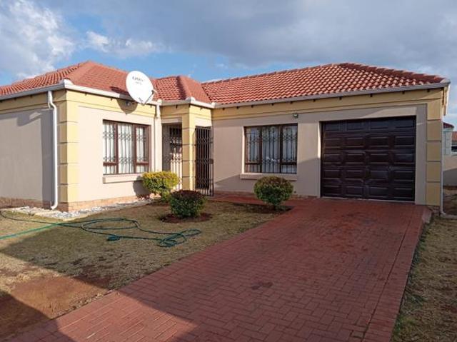 3 Bedroom Townhouse in Jackaroo Park
