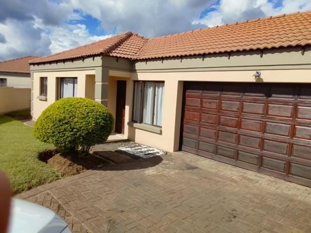 3 Bedroom Townhouse in Jackaroo Park