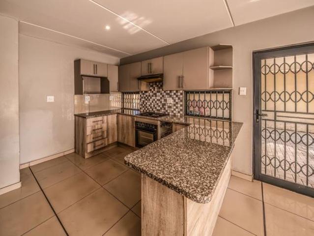 3 Bedroom Townhouse in Jackaroo Park