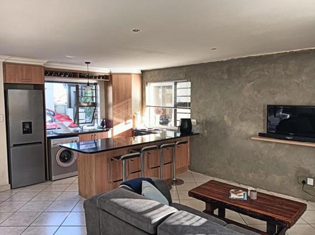 3 Bedroom Townhouse in Jeffreys Bay Central