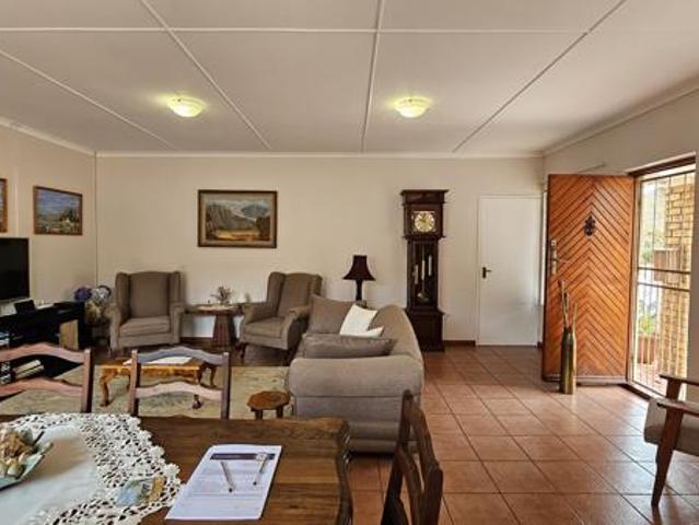 3 Bedroom Townhouse in Jeffreys Bay Central