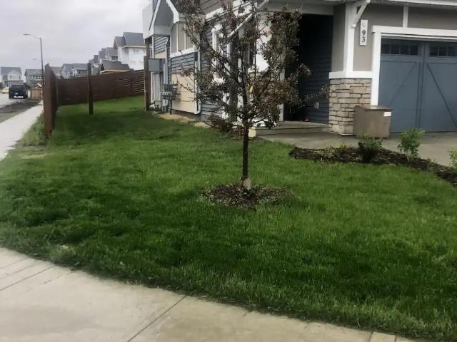 3 bedroom townhouse in Jensen Lakes