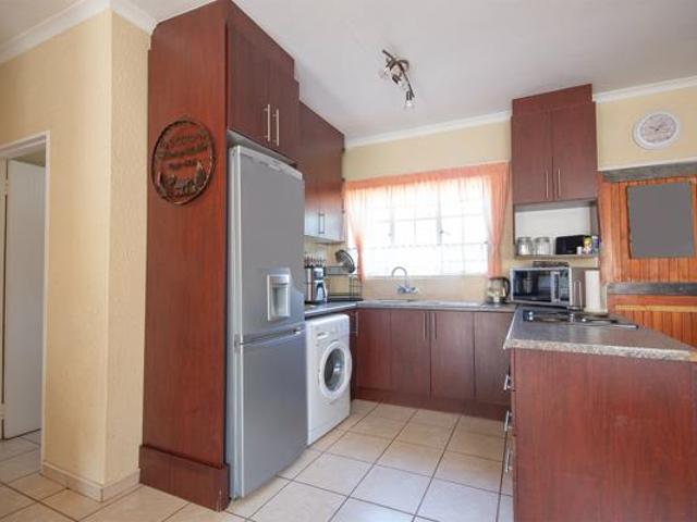3 Bedroom Townhouse in Jordaan park