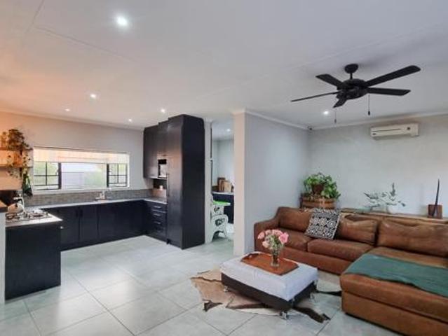 3 Bedroom Townhouse in Kanonkop
