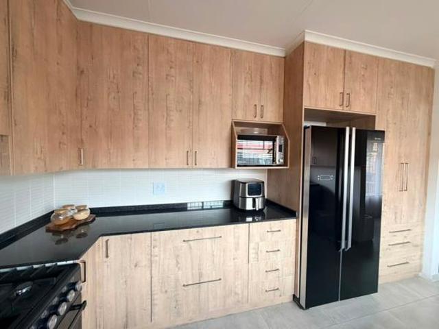 3 Bedroom Townhouse in Kanoniers Park