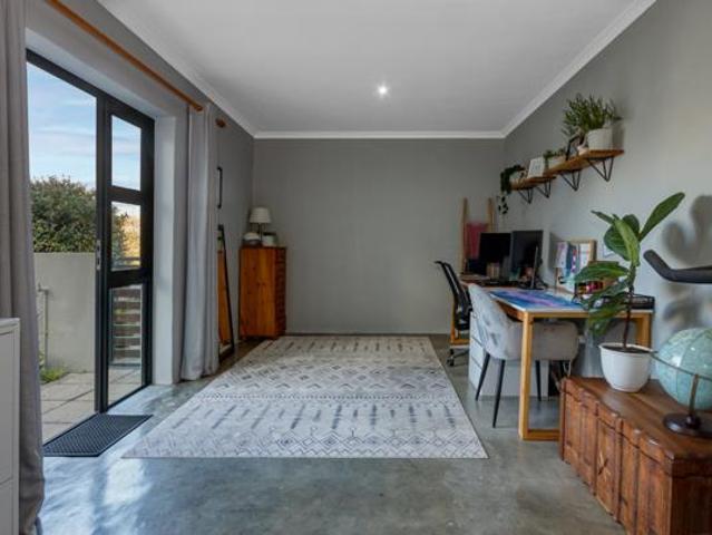 3 Bedroom Townhouse in Kelderhof Country Village