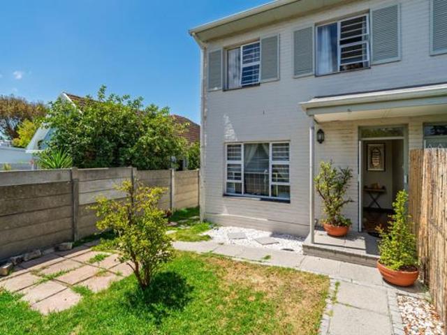 3 Bedroom Townhouse in Kenilworth