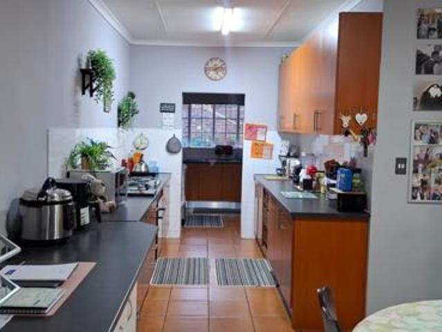 3 Bedroom Townhouse in Kingsview