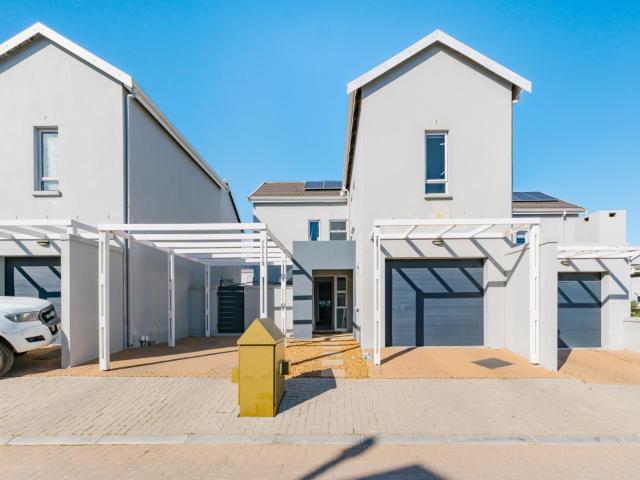 3 Bedroom Townhouse in Klein Parys