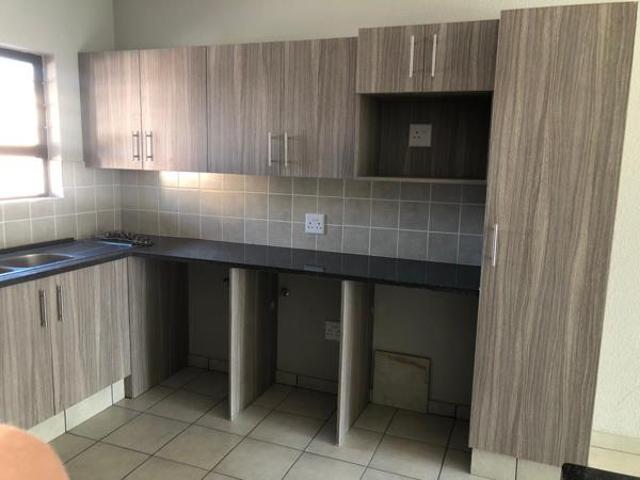 3 Bedroom Townhouse in Klippoortjie