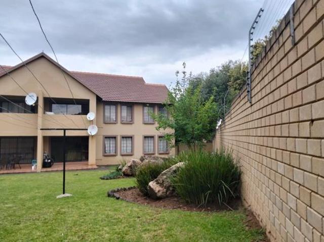3 Bedroom Townhouse in Kosmosdal