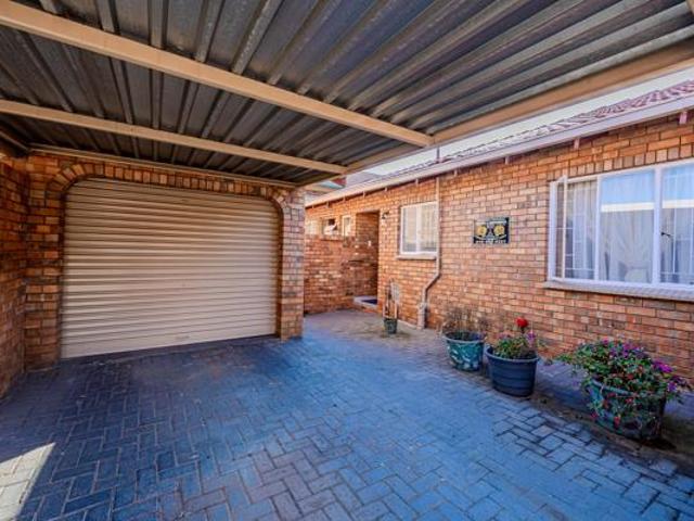3 Bedroom Townhouse in Krugersdorp North