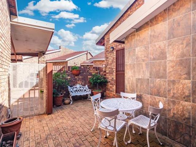 3 Bedroom Townhouse in Krugersdorp North