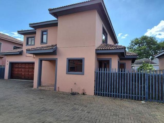 3 Bedroom Townhouse in Lydenburg