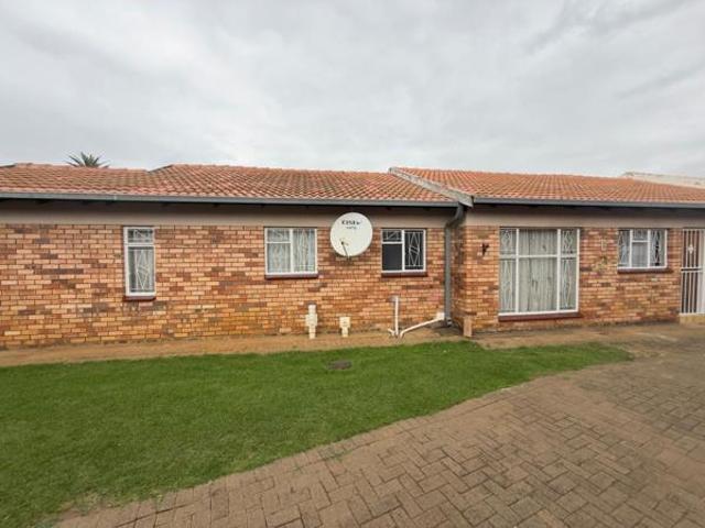 3 Bedroom Townhouse in Lydenburg
