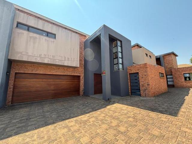 3 Bedroom Townhouse in Lydenburg Mashishing