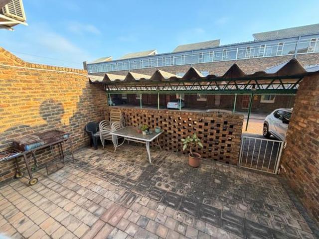 3 Bedroom Townhouse in Lyttelton Manor