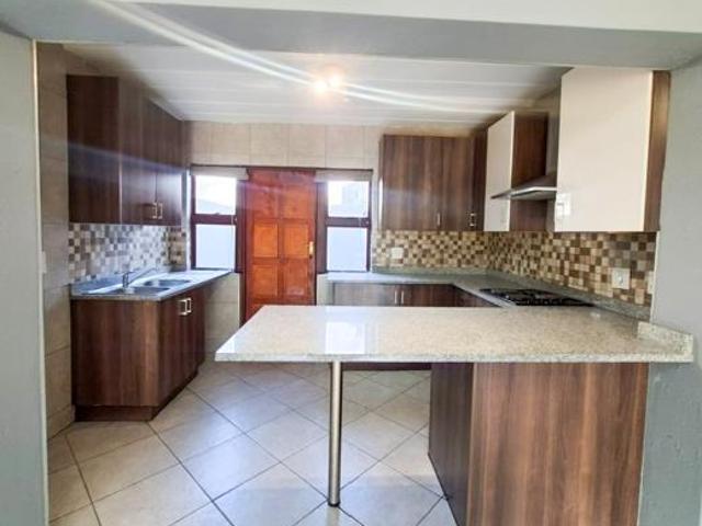 3 Bedroom Townhouse in Lakefield