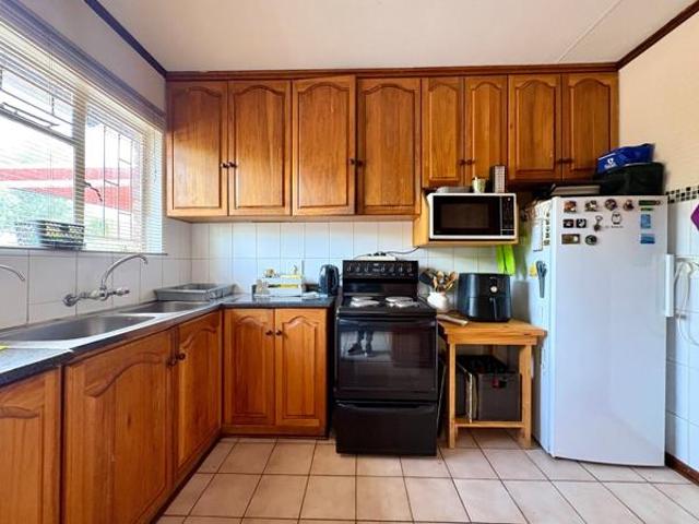 3 Bedroom Townhouse in Langenhoven Park