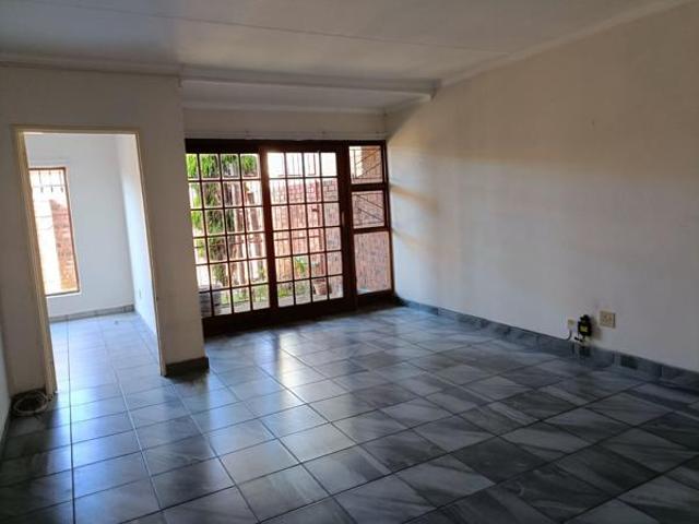 3 Bedroom Townhouse in Langenhoven Park