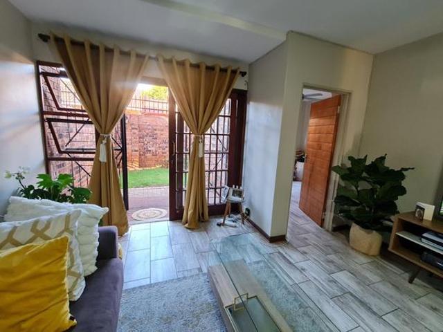 3 Bedroom Townhouse in Langenhoven Park