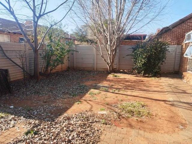3 Bedroom Townhouse in Langenhoven Park