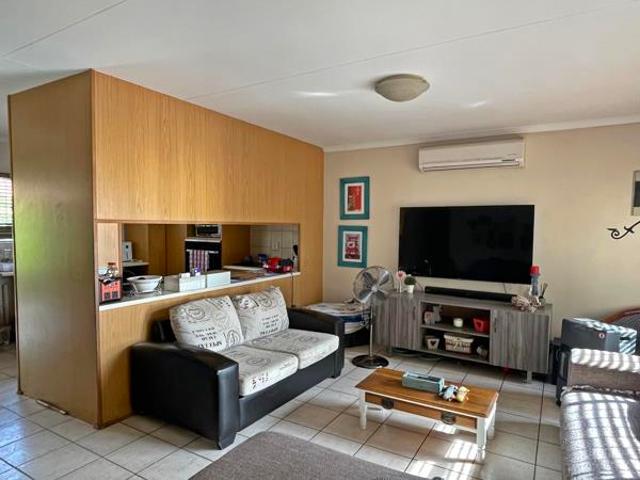3 Bedroom Townhouse in Langenhoven Park