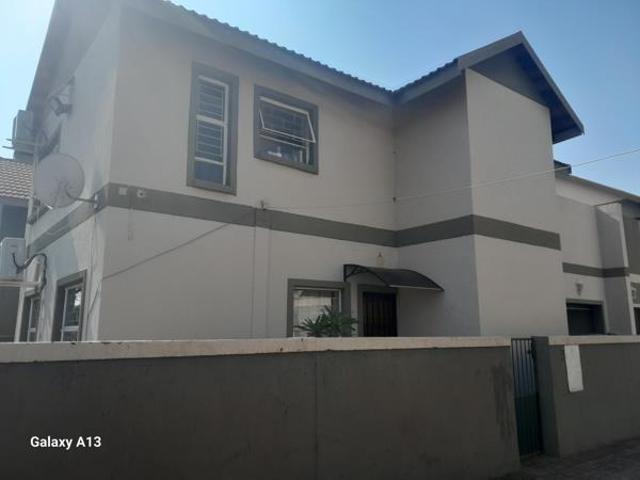 3 Bedroom Townhouse in Lephalale Ellisras
