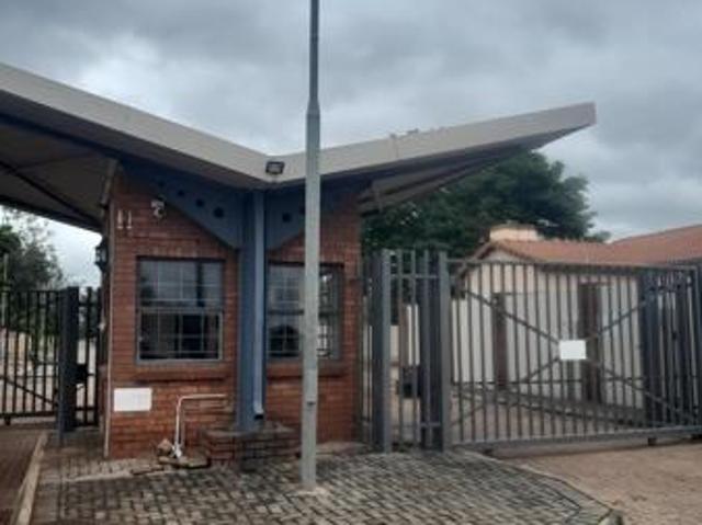 3 Bedroom Townhouse in Lephalale Ellisras
