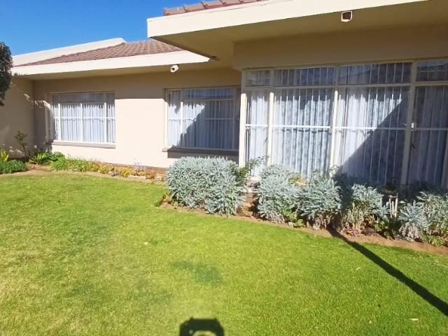 3 Bedroom Townhouse in Lichtenburg