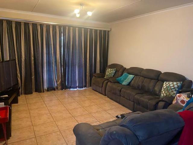 3 Bedroom Townhouse in Lincoln Meade