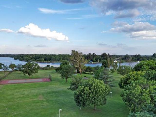 3 Bedroom Townhouse in Lochvaal