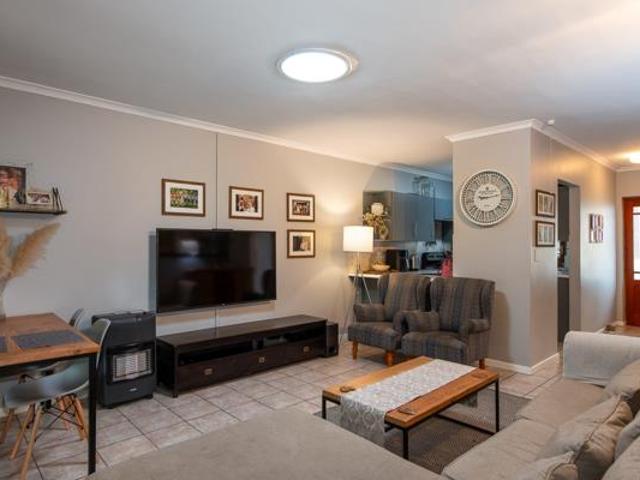 3 Bedroom Townhouse in Longdown